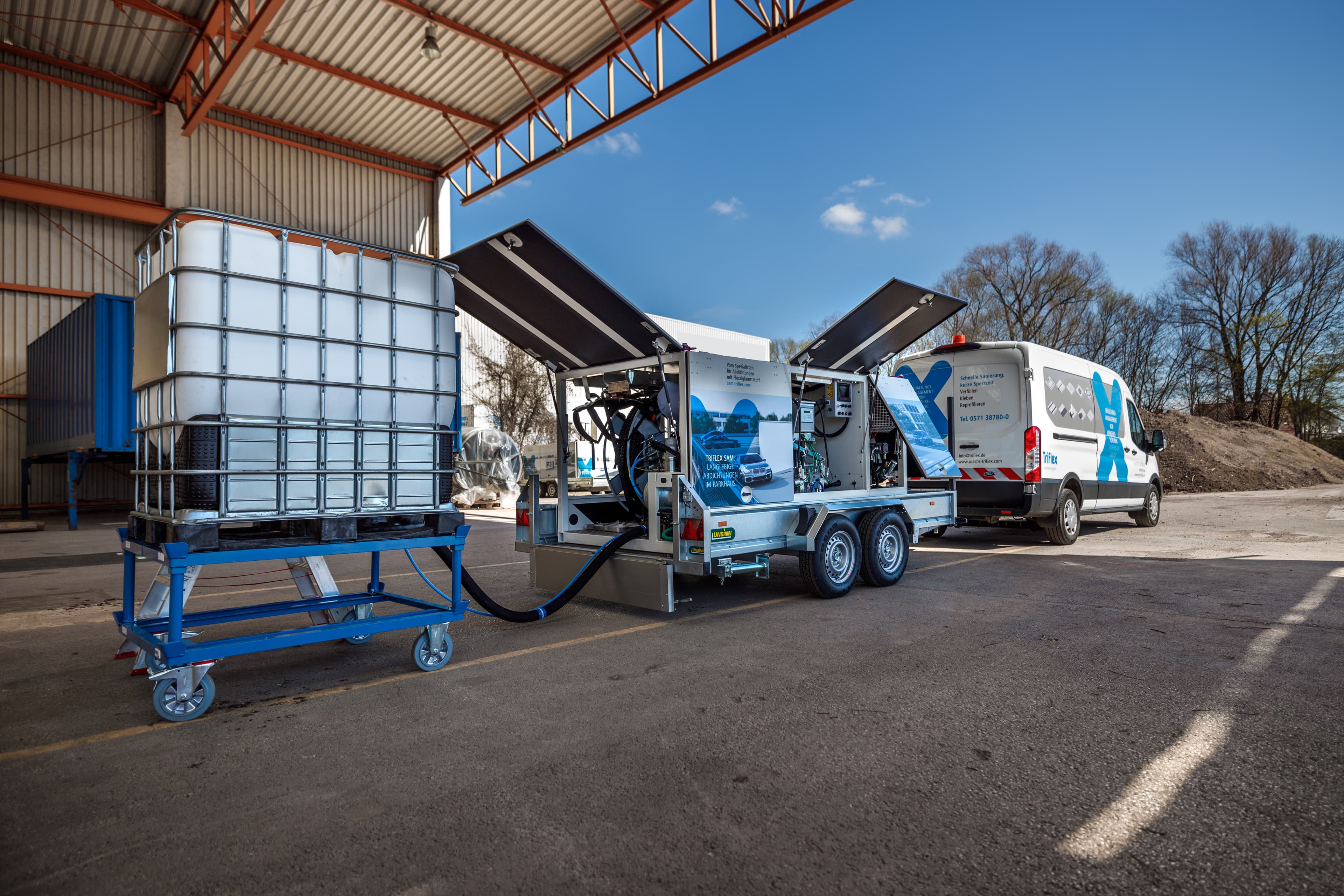 Triflex SAM with IBC container for machine-applied spraying