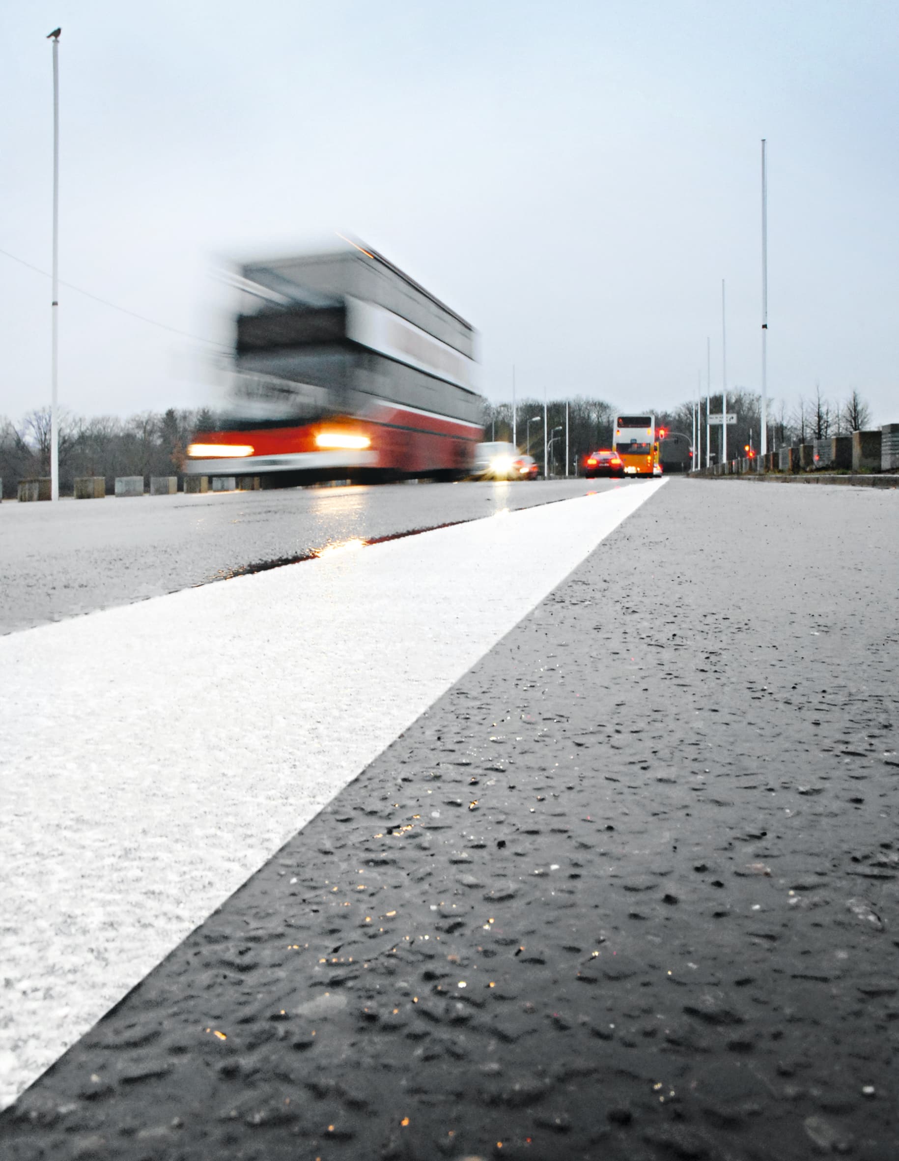 Dünnschichtige Straßenmarkierung auf Asphalt mit schneller Verkehrsfreigabe