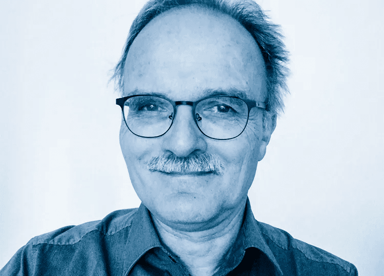 Porträt von Klaus Bernard im beruflichen Kontext
