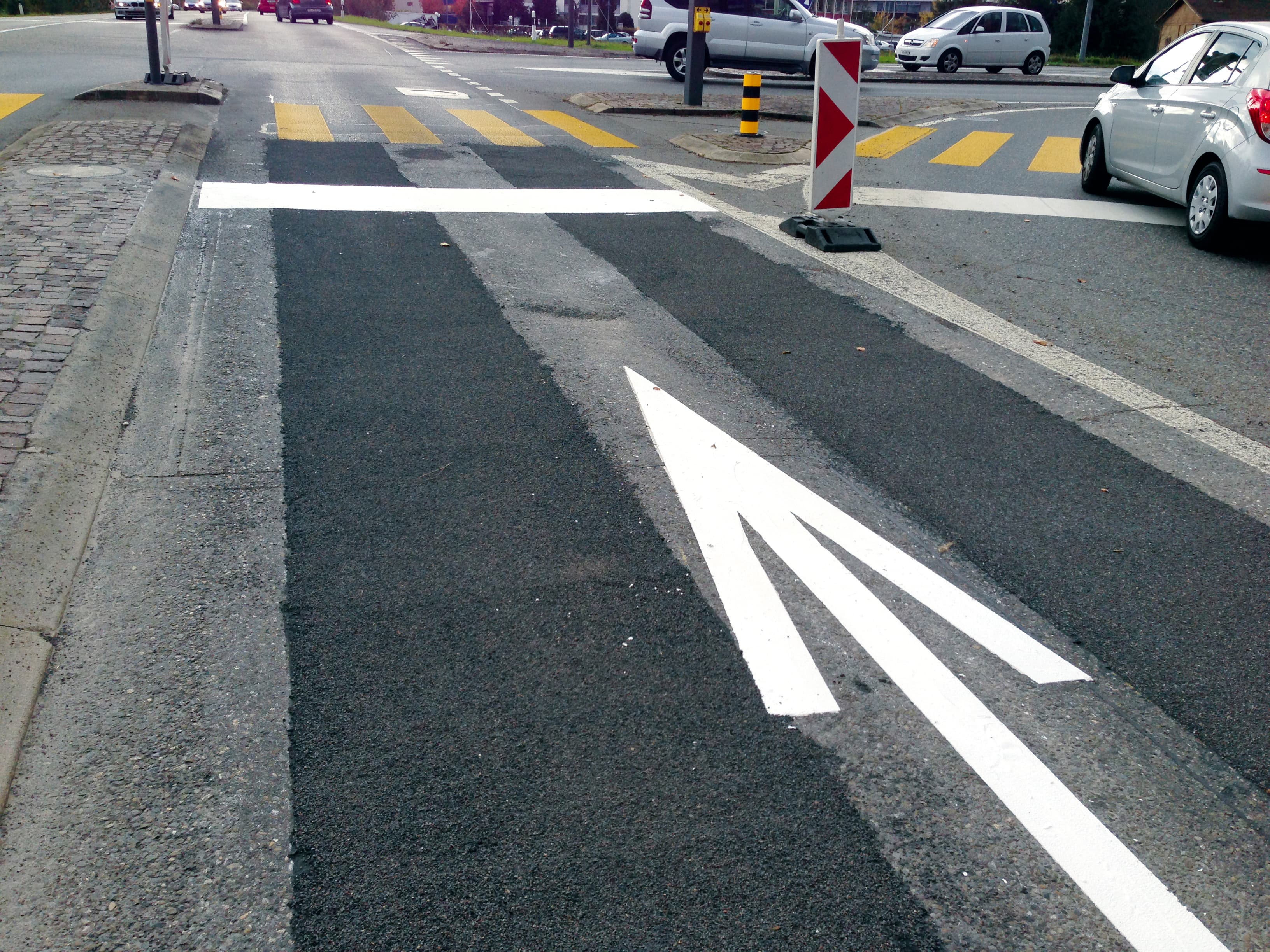 Sanierung von Spurrillen nach der Instandsetzung mit dem Triflex Easy Repair Set Asphalt – langlebige Lösung für Betrieb und Unterhalt von Verkehrsflächen.