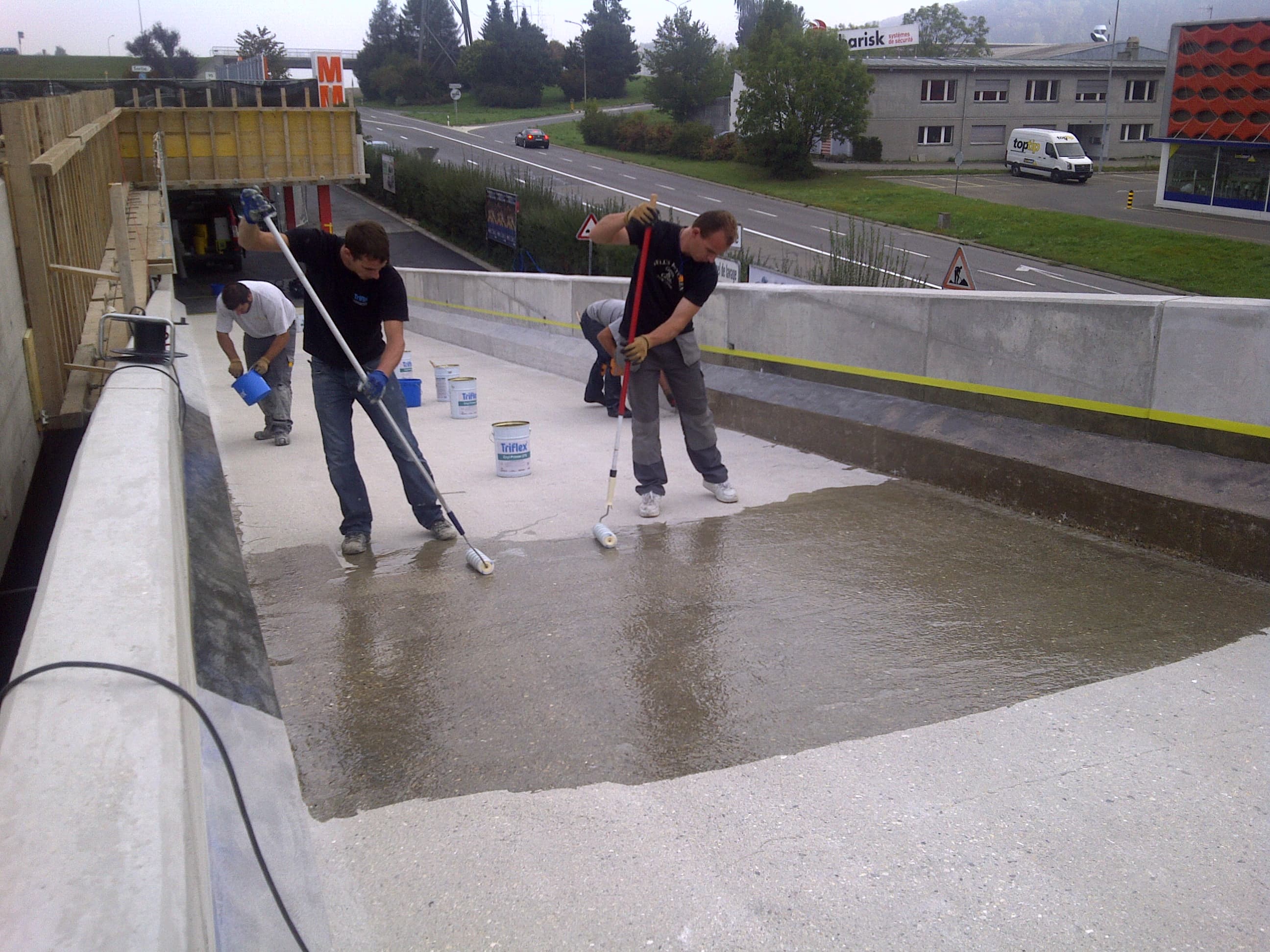 Réfection de l'étanchéité des rampes du parking MMM Migros à Romanel-sur-Lausanne avec Triflex ProPark variante 2