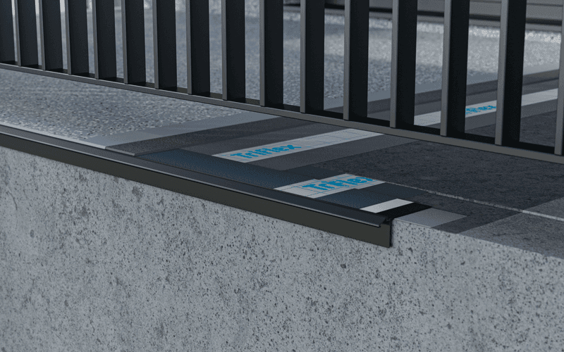 Stirnkante eines Balkons mit Abschlussprofil im Triflex ProDetail Schichtaufbau