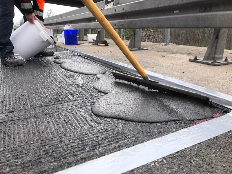 Instandsetzung einer Verkehrsfläche mit Triflex System