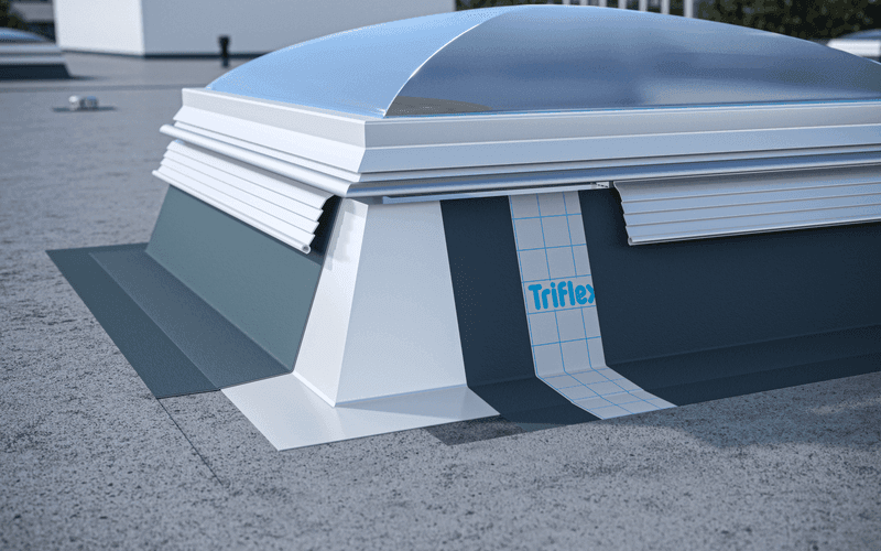 Lichtkuppel auf Flachdach mit Triflex ProDetail dauerhaft abgedichtet