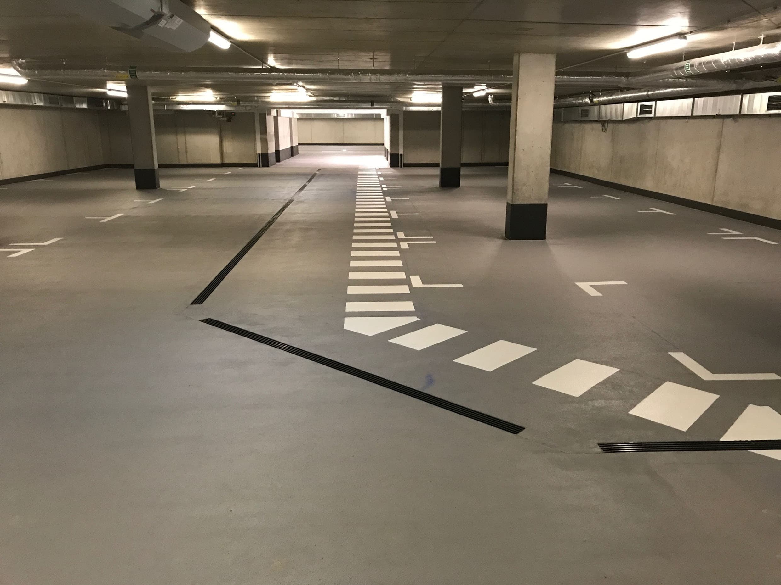 Triflex ProDeck und DeckCoat Bodenbeschichtung in der Tiefgarage und auf den Rampen am Spindlers Hof in Berlin, langlebig und verschleißfest