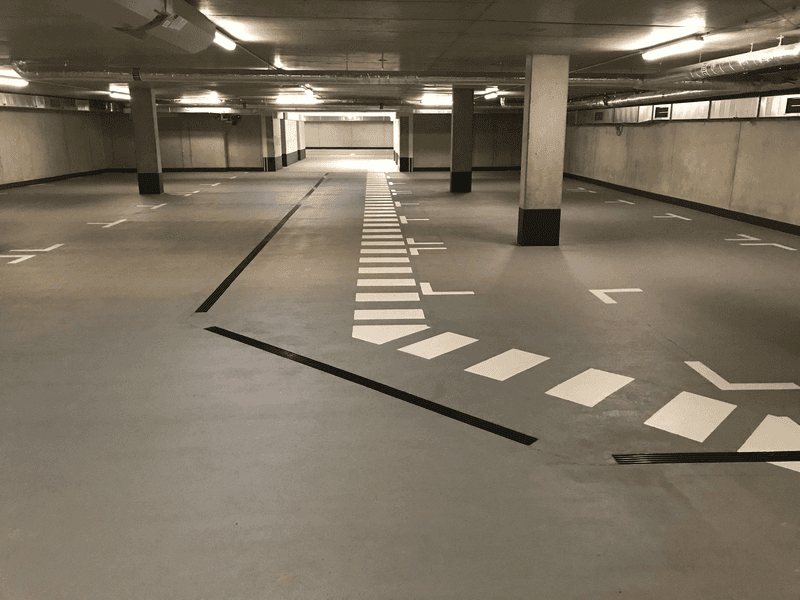 Triflex ProDeck und DeckCoat Bodenbeschichtung in der Tiefgarage und auf den Rampen am Spindlers Hof in Berlin, langlebig und verschleißfest