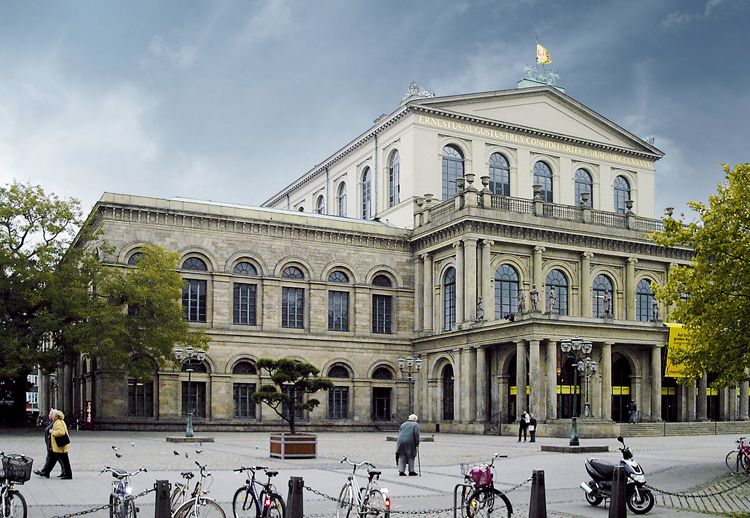 Flachdächer - Staatsoper Hannover DE - 750x518px.jpg Thumbnail