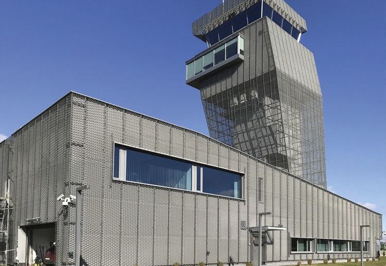 Raport z zastosowania w praktyce Remont dachu centrum kontroli lotów na Lotnisku Łódź